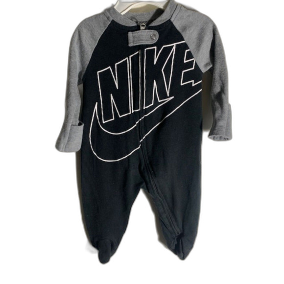Nike Bundle Onesies (5 items) 3 Months - Picture 2 of 11
